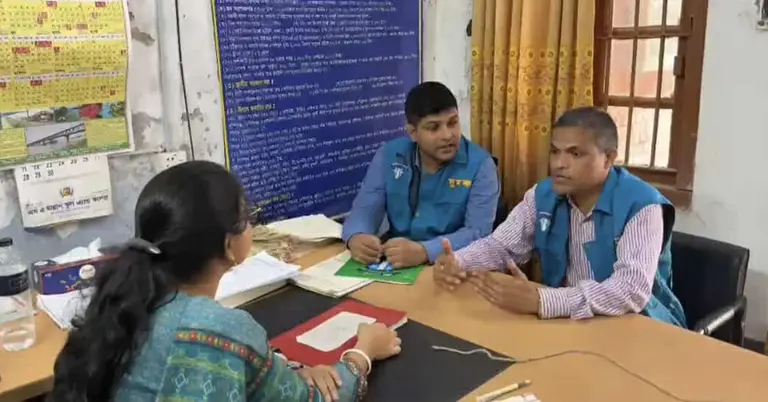 নওগাঁ জেলা ও সদর সাব-রেজিস্ট্রার কার্যালয়ে দুদকের অভিযান